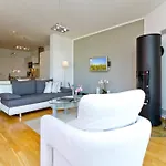 Autorenhaus App 18 Kurt Tuchol * ゼーバート・ヘリングスドルフ